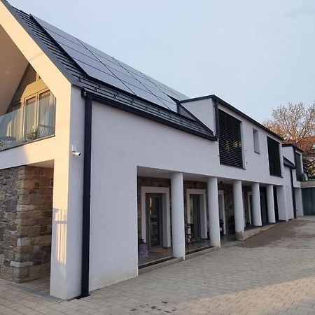 Vankoska Apartman Тихани Екстериор снимка