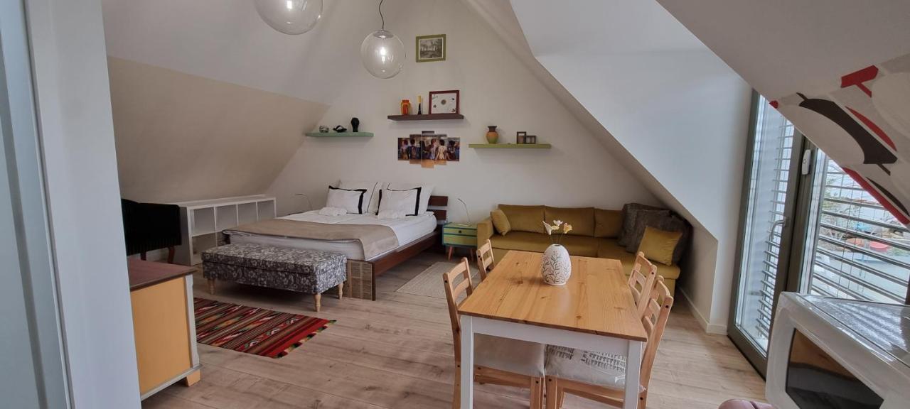 Vankoska Apartman Тихани Екстериор снимка