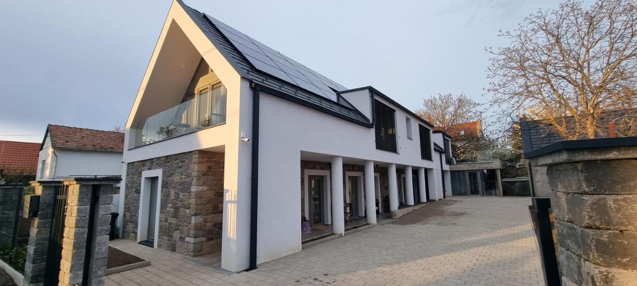 Vankoska Apartman Тихани Екстериор снимка
