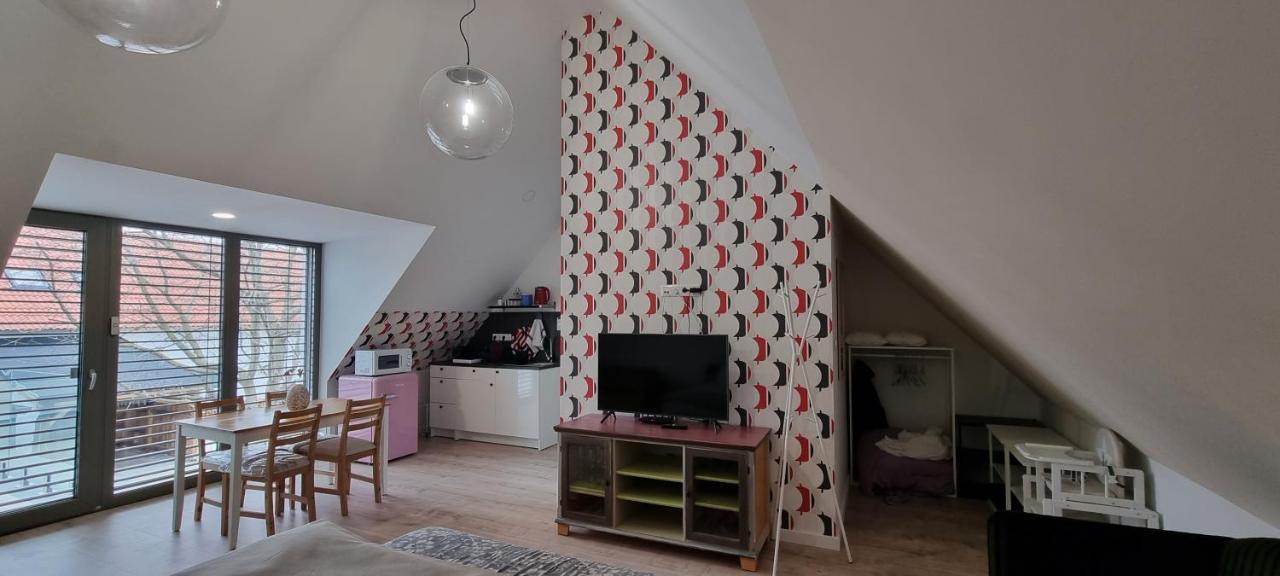 Vankoska Apartman Тихани Екстериор снимка